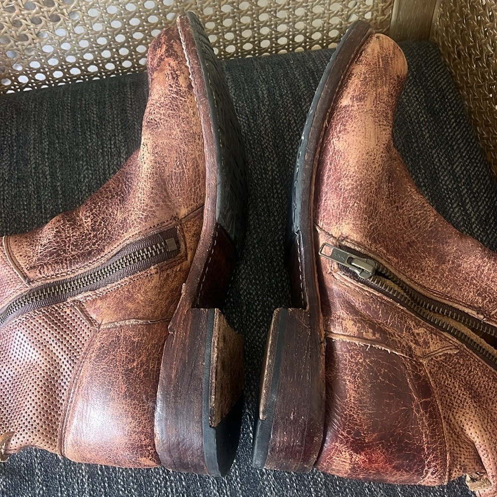 Gorgeous Bed Stu Newark distressed leather lease back healed boots size 8 - Picture 9 of 11